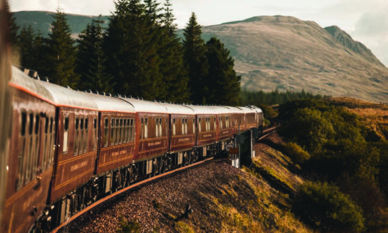 Il Belmond Royal Scotsman in viaggio attraverso la Scozia.