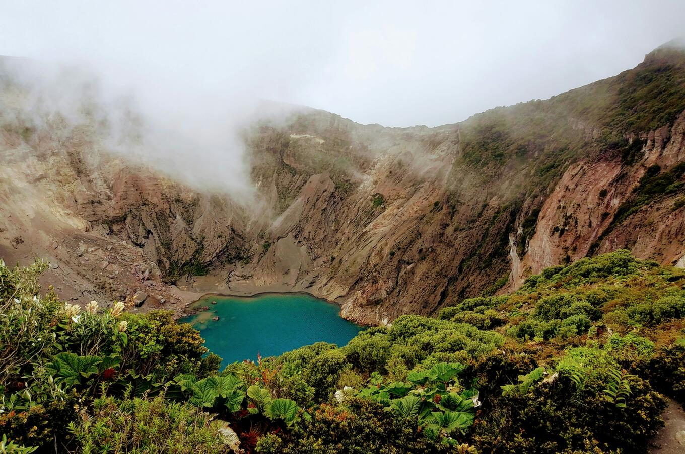 Vulcano Irazú. Foto Alex Ip.