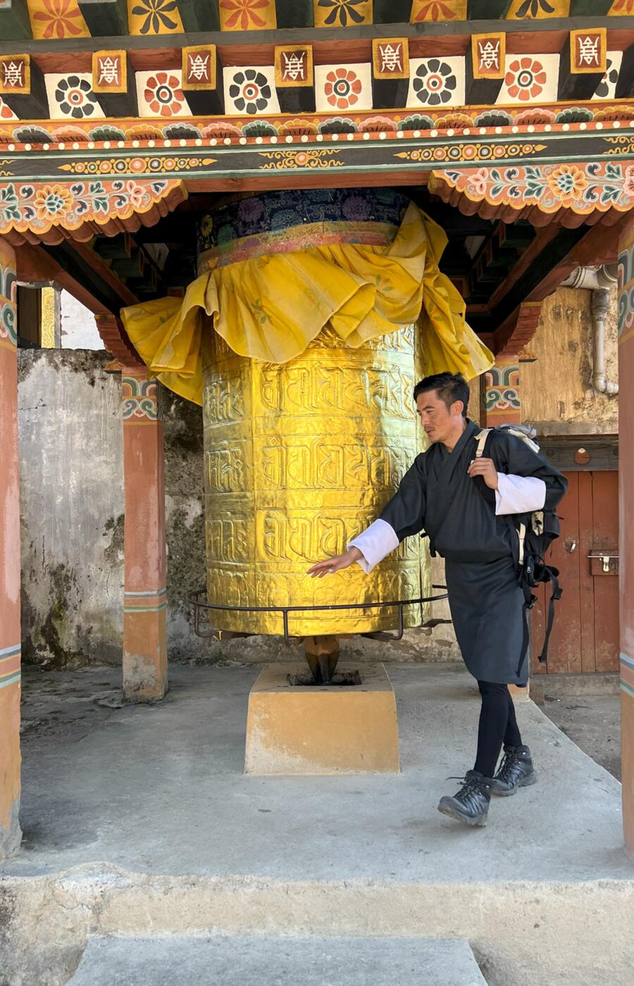 Tra l'abisso e la montagna, il Tiger's Nest ispira riverenza: silenzio, vento e spiritualità in perfetta armonia. Il Nido della Tigre.